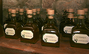 Olio di oliva agriturismo villa Montaperti